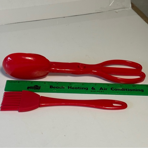 Betty Crocker 5 Pc Set Kitchen utensils spatula’s salad tongs  basting brush - Picture 12 of 15